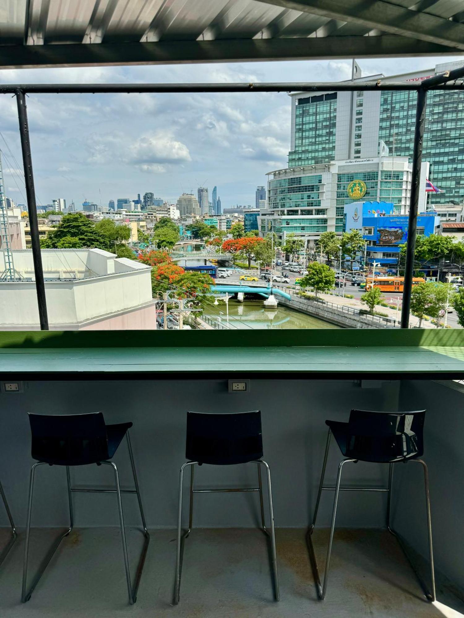 Sabai Dee Minitel Hotel Bangkok Exterior photo